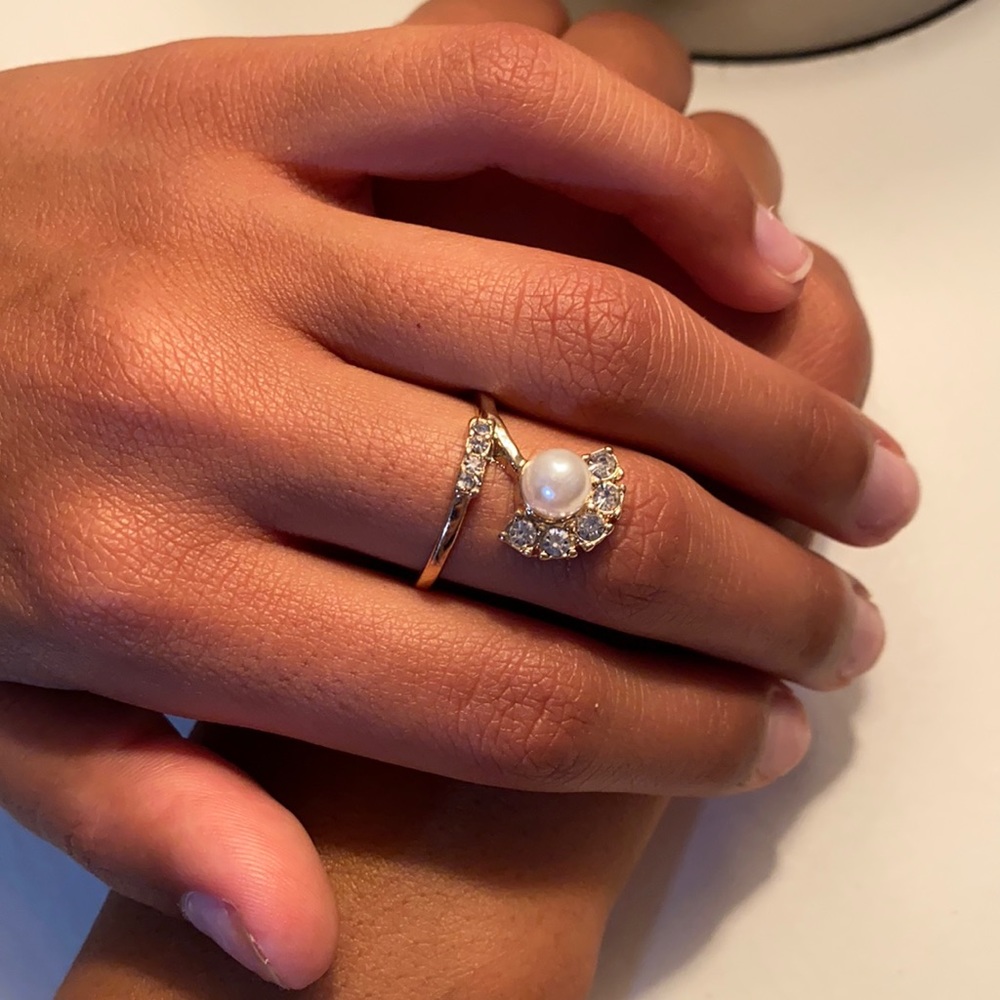 yellow gold pearl ring